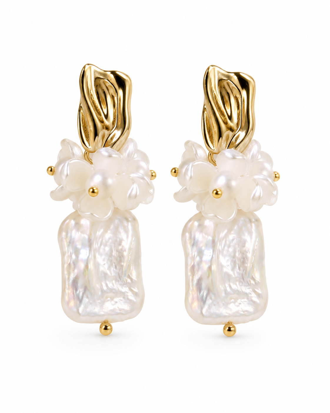 Lange Blumenohrringe Damen mit natürlichen Barockperlen – goldfarben