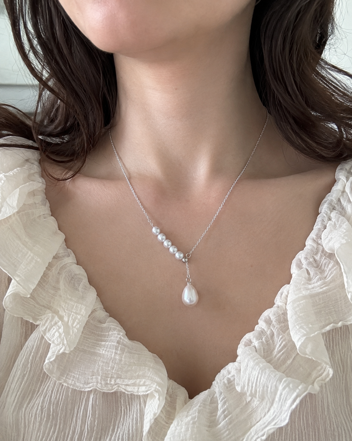 Women’s Y Pearl Necklace with Natural Pearls and Silver Drop