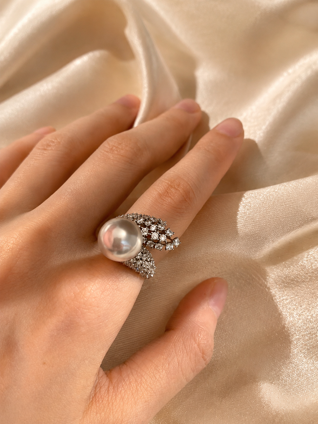 Sculptural Saltwater Pearl Statement Ring