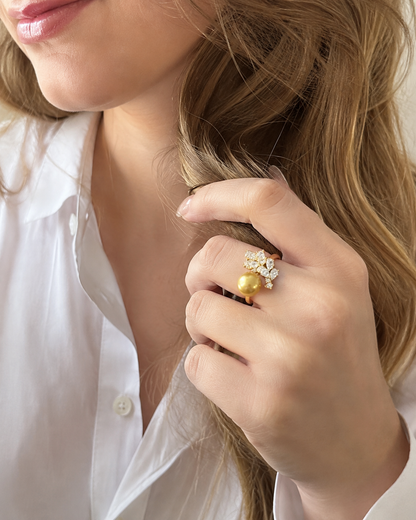 Women’s Natural Pearl Ring with Sparkling Leaf Design