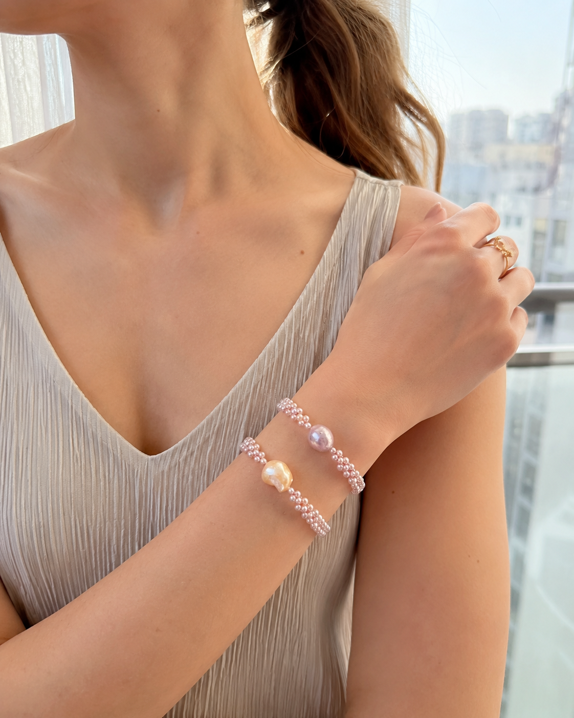 Rosé Pearl Bracelet with Central Baroque Pearl