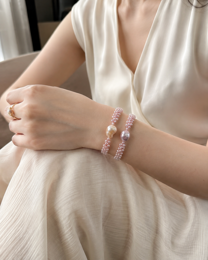 Rosé Pearl Bracelet with Central Baroque Pearl