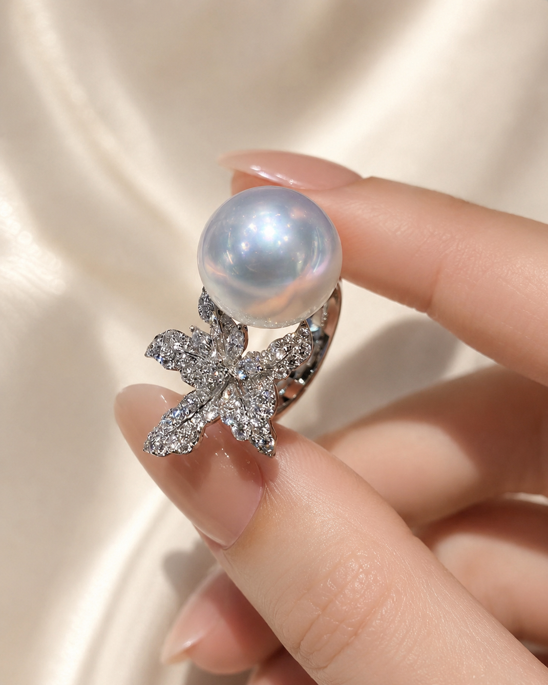 Éclat Bow 11–12mm Akoya Pearl Statement Ring
