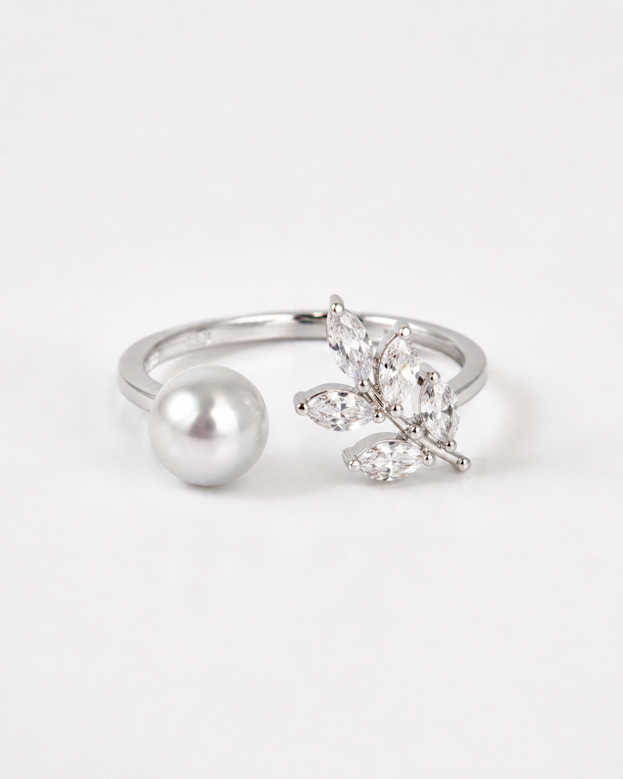 Women’s Natural Pearl Ring with Sparkling Leaf Design