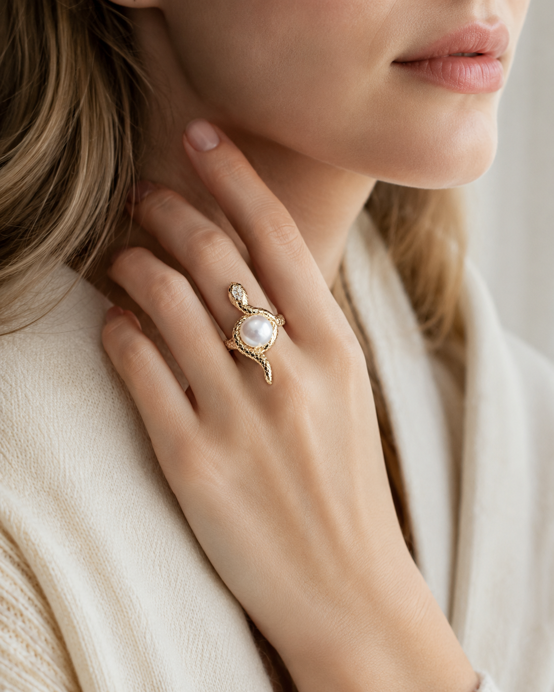 Schlangenring Damen mit Süßwasserperle & Zirkonia – goldfarben
