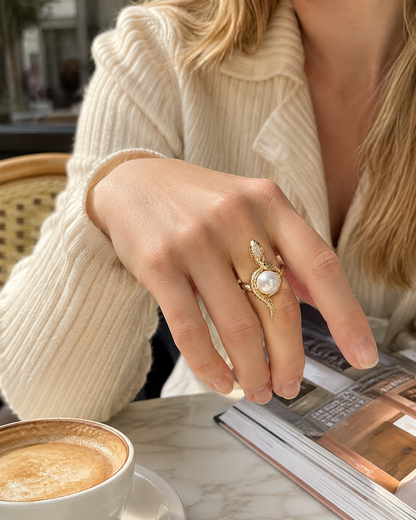 Schlangenring Damen mit Süßwasserperle & Zirkonia – goldfarben
