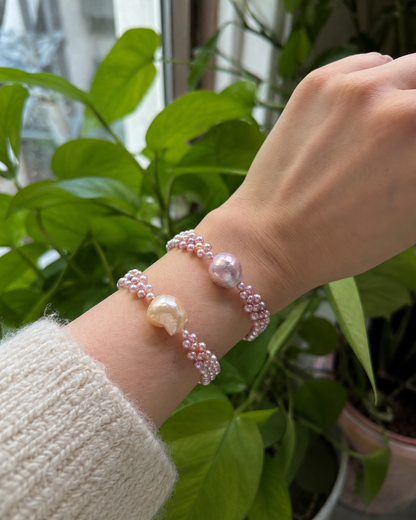 Rosé Pearl Bracelet with Central Baroque Pearl
