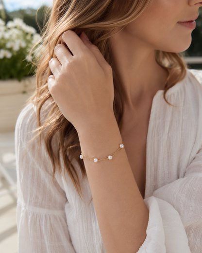 Perlenarmband Damen mit Süßwasserperlen – zweireihig & goldfarben