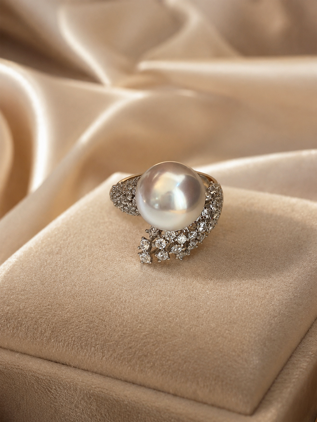 Sculptural Saltwater Pearl Statement Ring