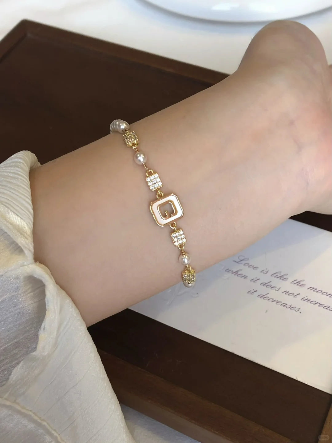 Carree Geometric Station Pearl Bracelet