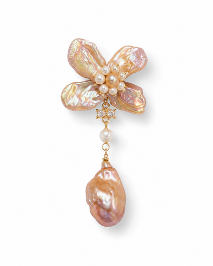 Lange Blumenohrringe Damen mit Barockperlen – champagnerfarben