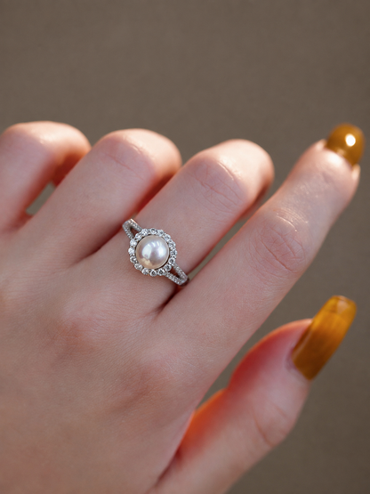 Lumière Pearl & Moissanite Adjustable Ring