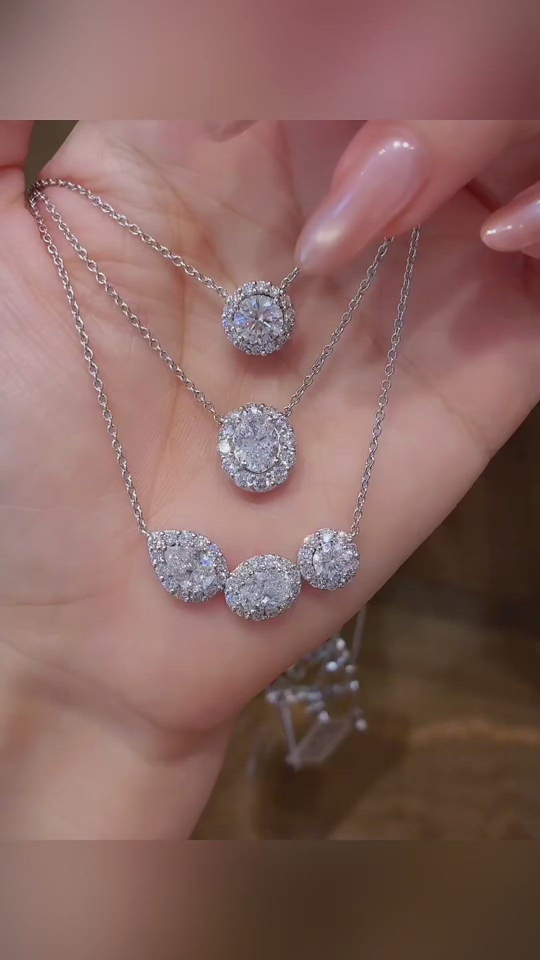 Video of lab-grown diamond oval halo pendant necklace for wedding receptions