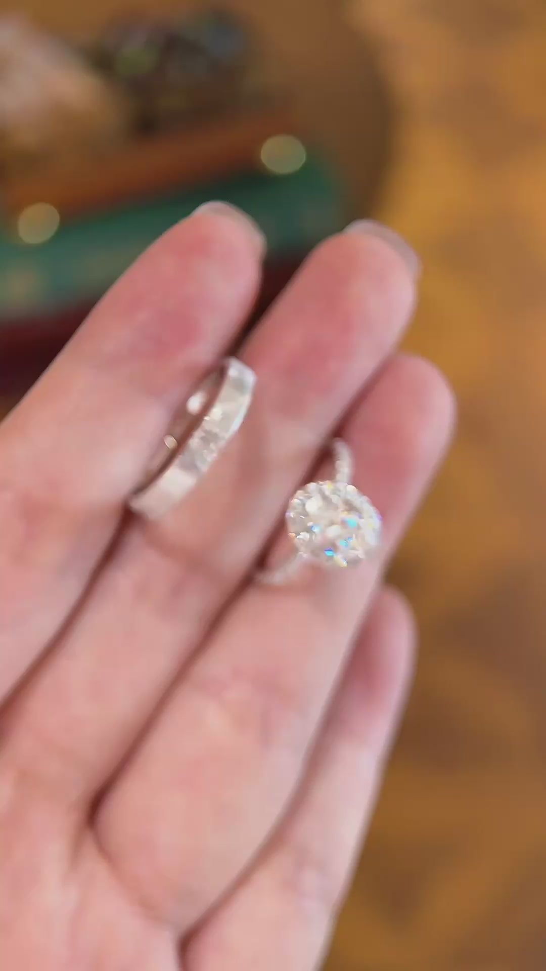 Video of lab-grown diamond halo bridal ring for engagement proposals