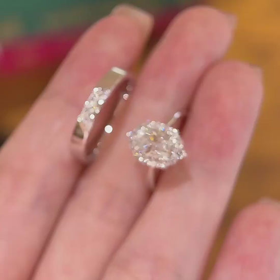 Video of lab-grown diamond oval halo wedding ring for engagement proposals