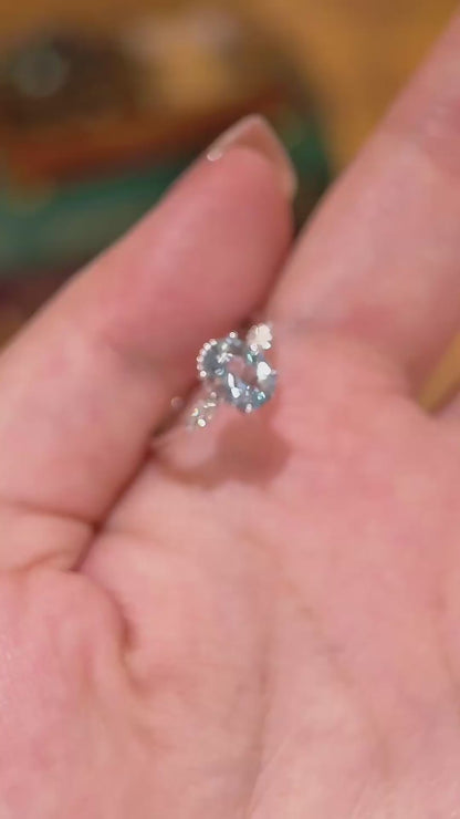 Video of lab-grown aquamarine oval engagement ring for spring proposals