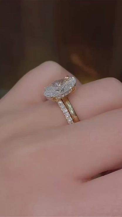 Video of lab-grown diamond oval stacking engagement ring for engagement proposals