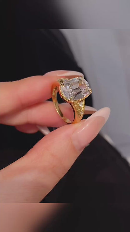Video of lab-grown diamond elongated cushion cocktail ring for luxury proposals