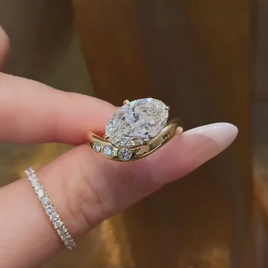 Video of lab-grown diamond oval vintage engagement ring for old-money proposals