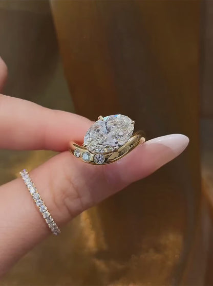 Video of lab-grown diamond oval vintage engagement ring for old-money proposals