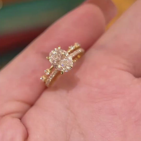 Video of lab-grown diamond double band engagement ring for modern proposals