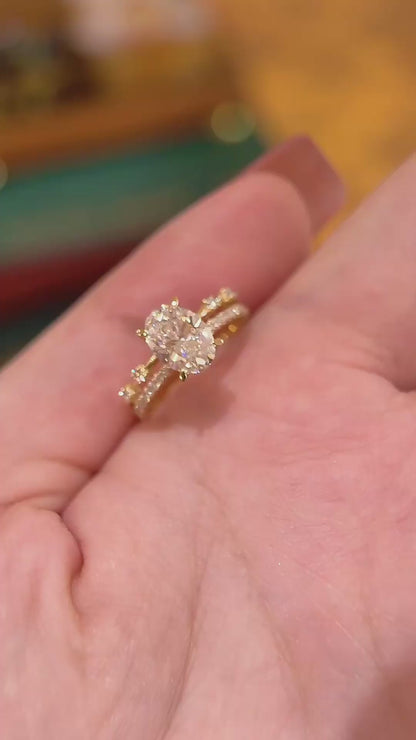 Video of lab-grown diamond double band engagement ring for modern proposals