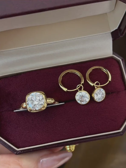 Video of lab-grown diamond old money solitaire engagement ring for quiet-luxury proposals