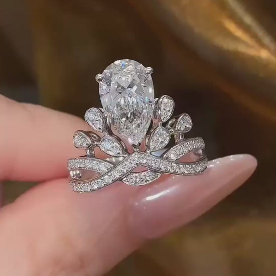 Video of lab-grown diamond pear crown engagement ring for fairytale proposals