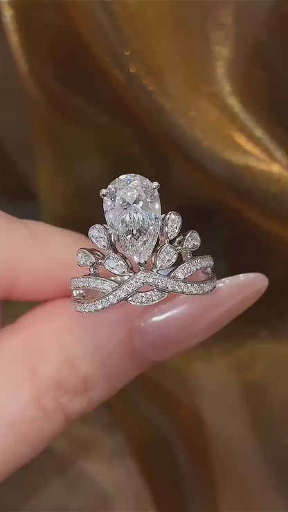 Video of lab-grown diamond pear crown engagement ring for fairytale proposals