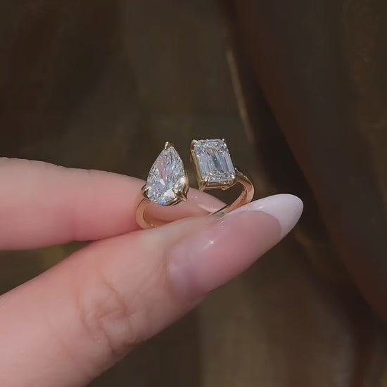 Video of lab-grown diamond toi et moi engagement ring for romantic proposals