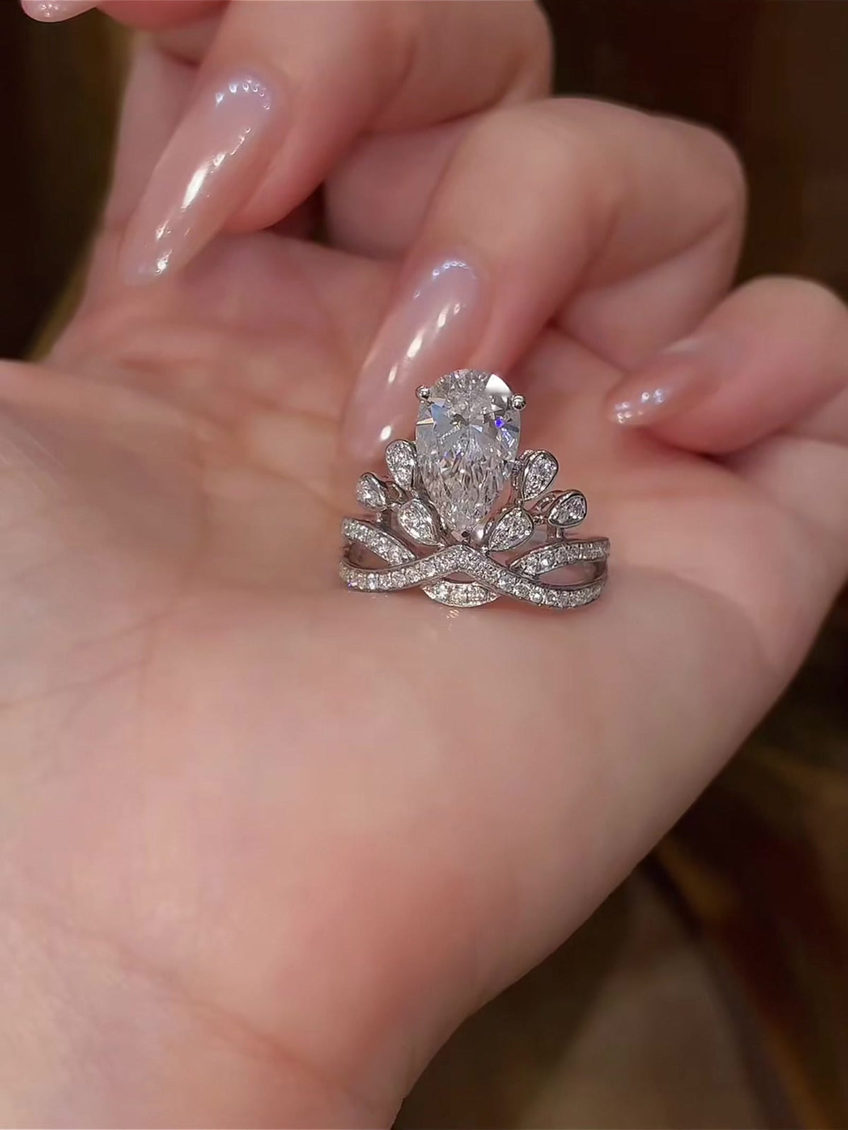 Reine Lab-Grown Diamond Pear Crown Ring